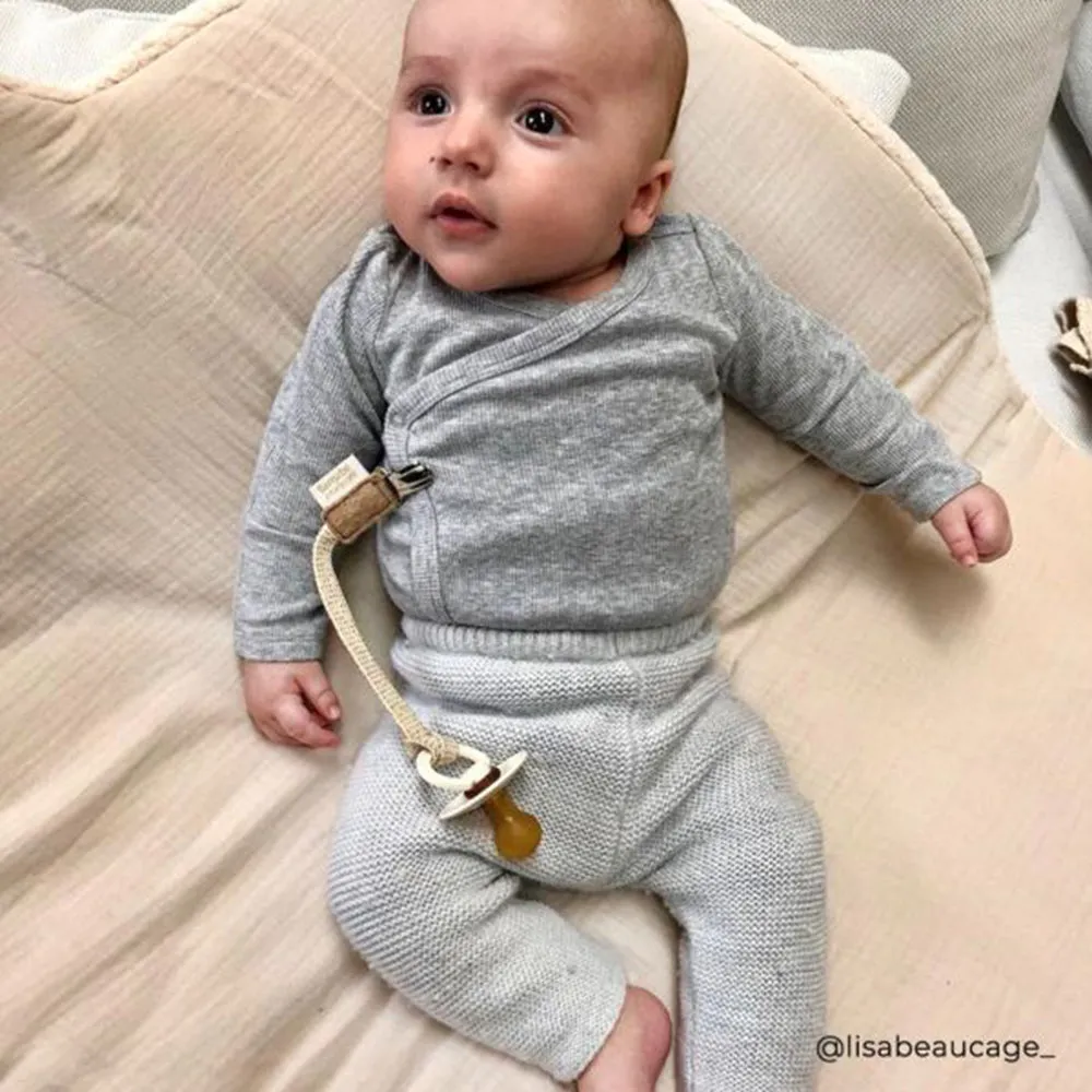 Barnabe aime le café Pacifier Holder Azur