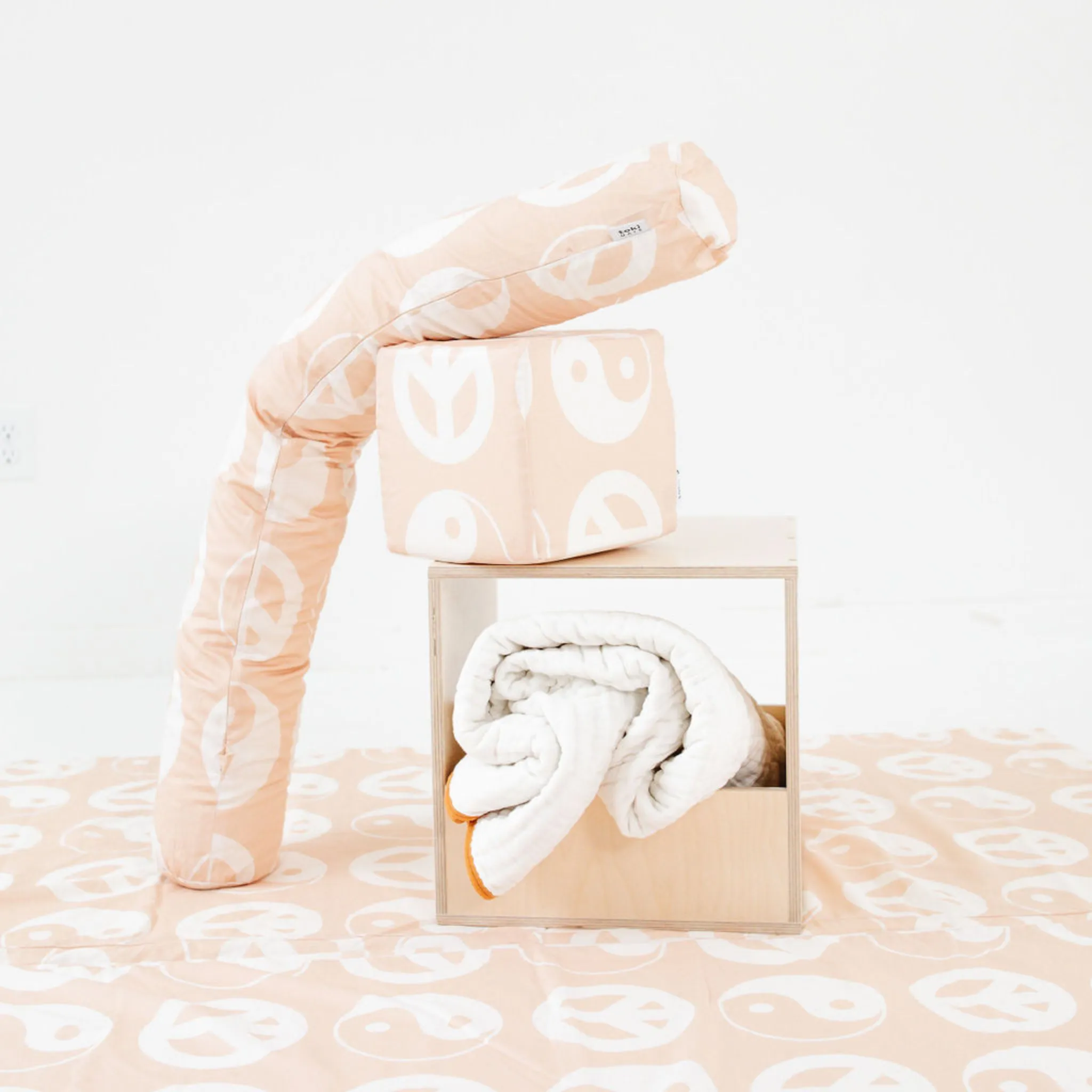 Beige Yin Yang Play Cube