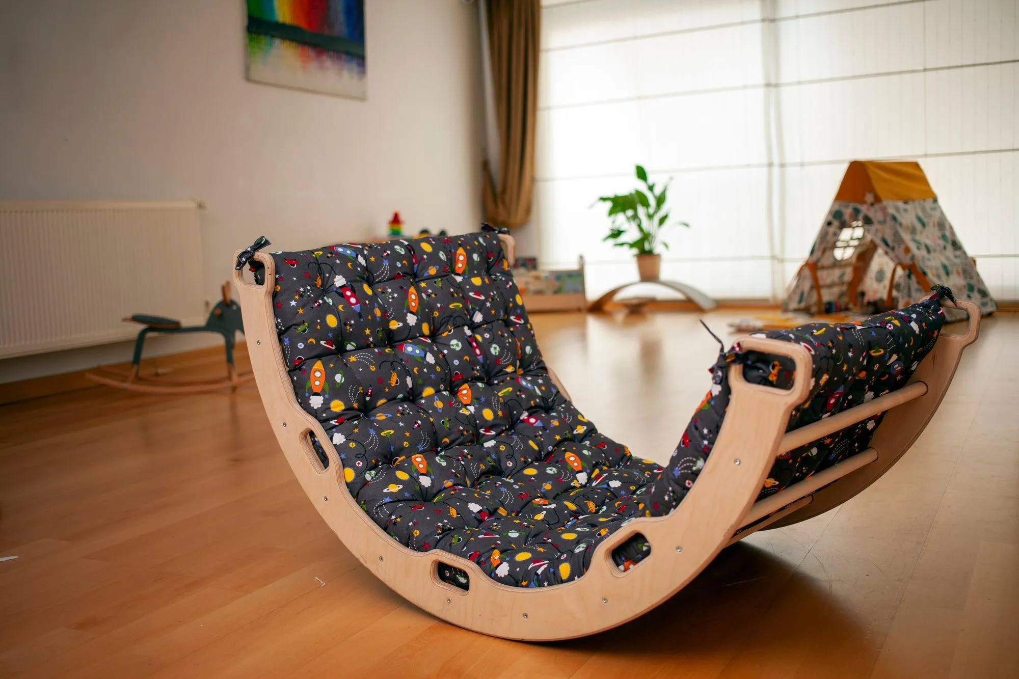 Climbing Arch Rocker With Space Cushion
